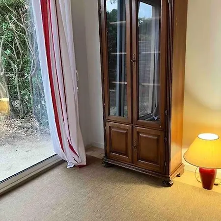 Apartment 2 Chambres, Grand Jardin Et Parking