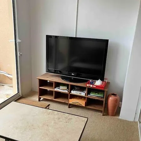 2 Chambres, Grand Jardin Et Parking