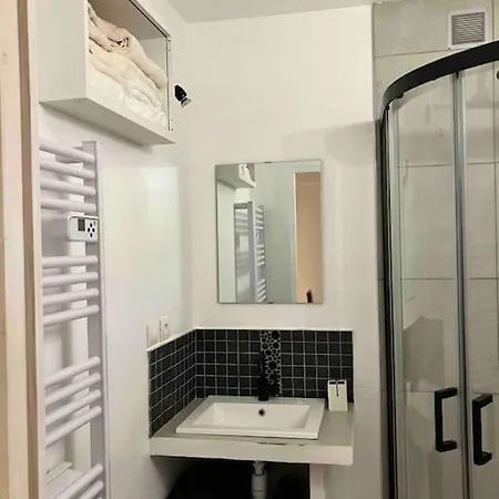 2 Chambres, Grand Jardin Et Parking * Aix-en-Provence